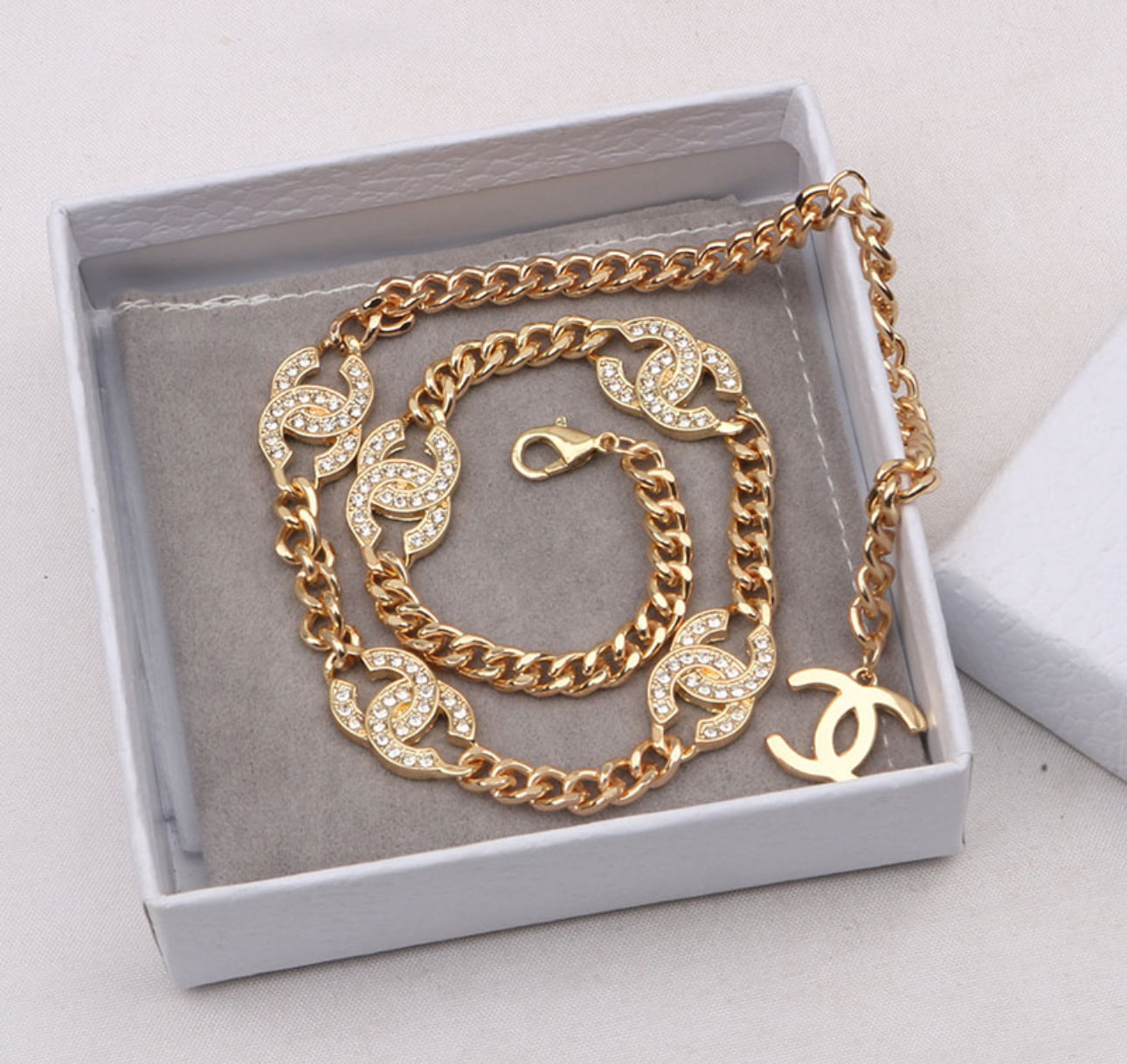 Gold Stylin’ Choker Necklace